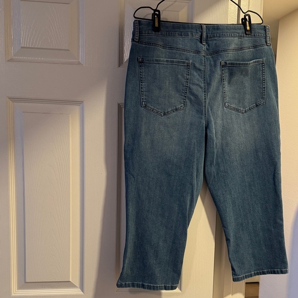Croft & Barrow Blue Ankle Jeans - Picture 3 of 3